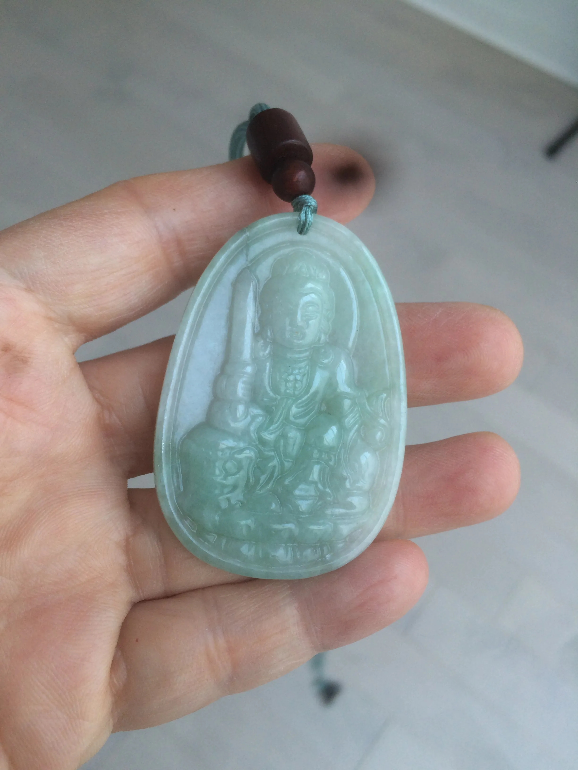 100% natural light green/white Guanyin (降魔观音)jadeite jade necklace AF36