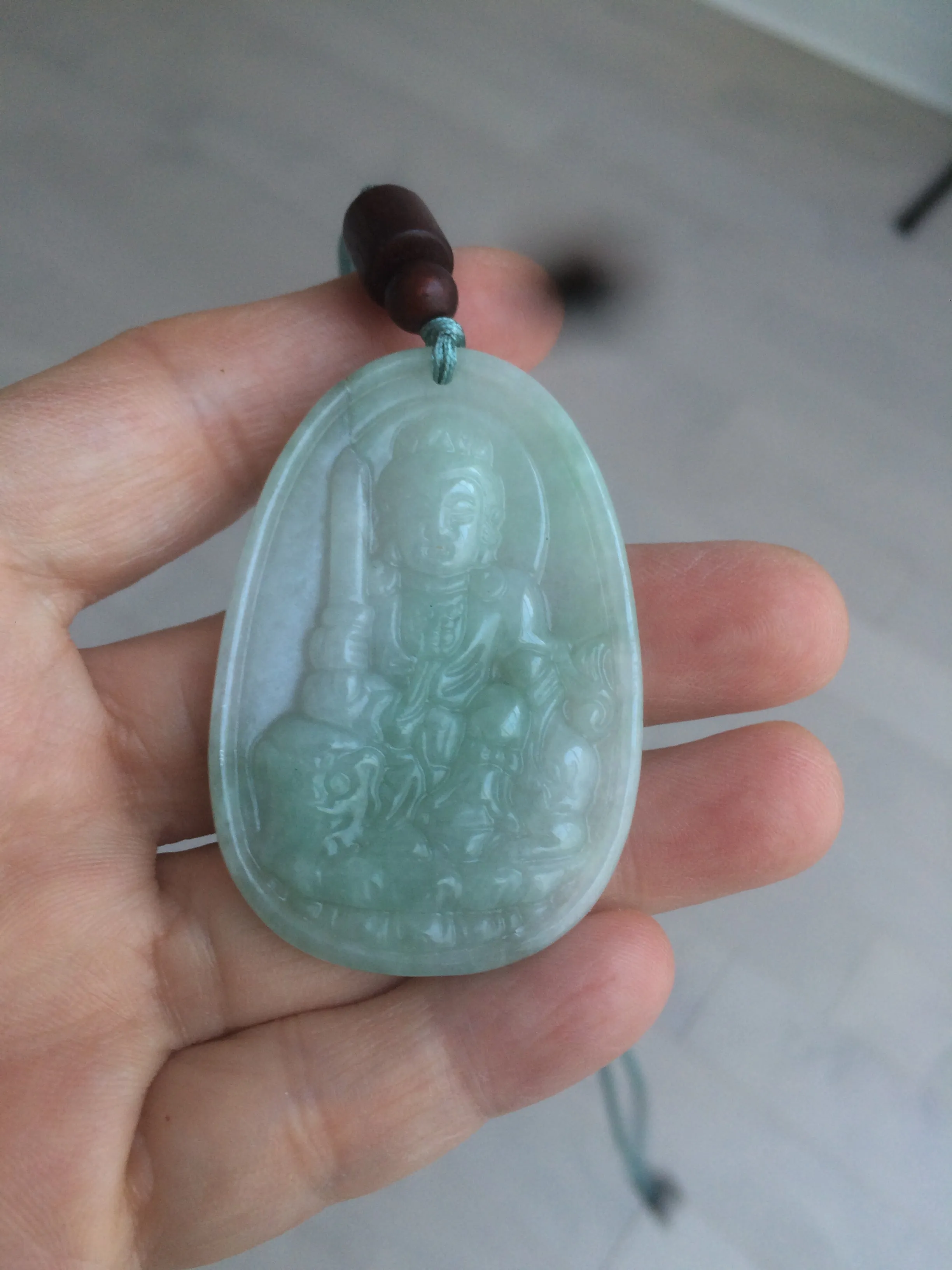 100% natural light green/white Guanyin (降魔观音)jadeite jade necklace AF36