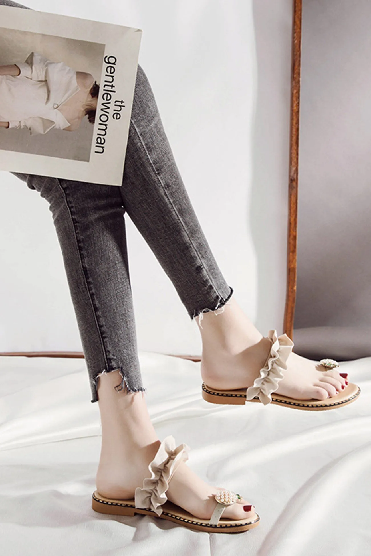 Amozae-Pineapple Pattern Toe Ring Frill Hem Flip-flop Sandals