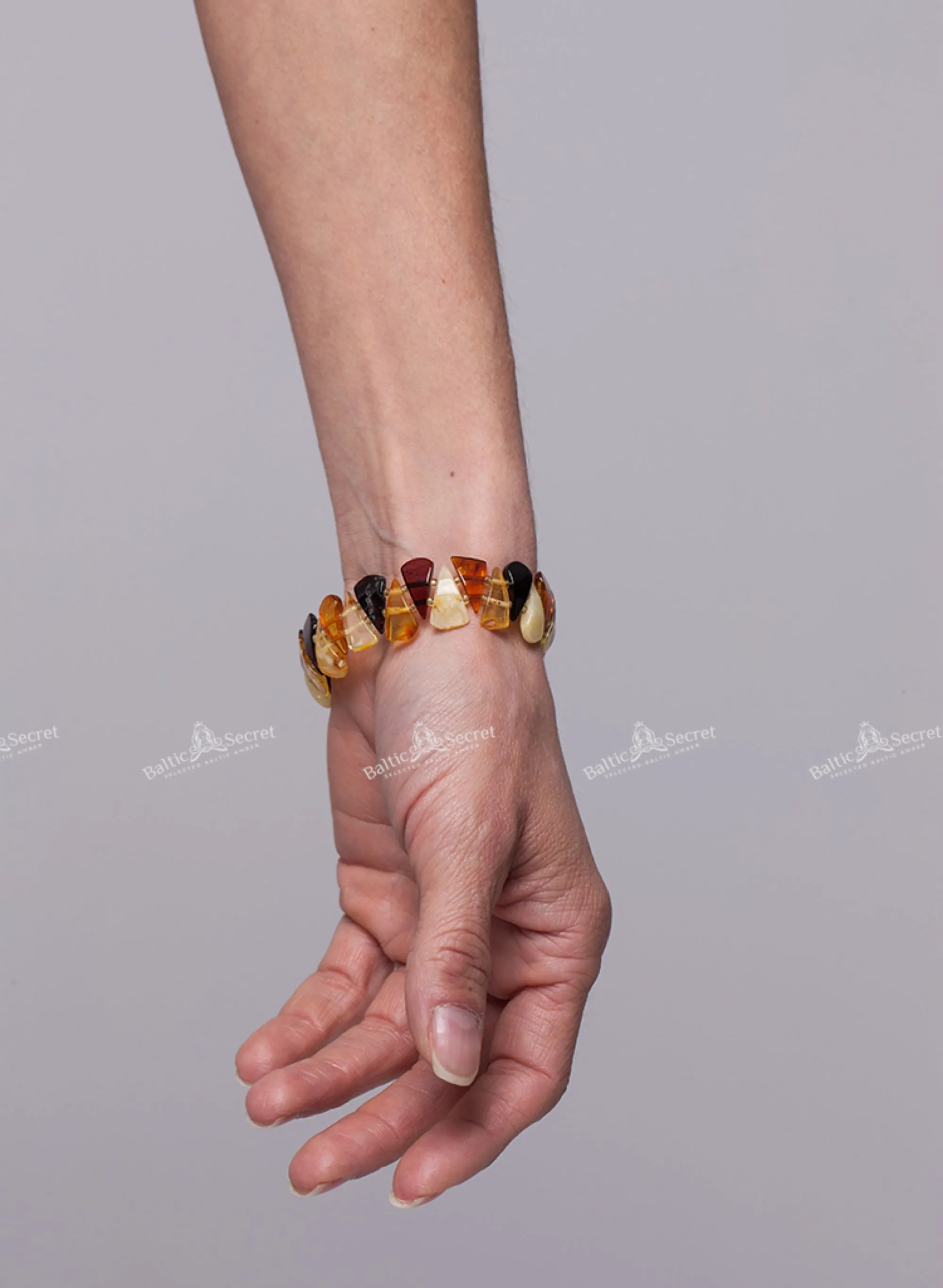 BALTIC AMBER BRACELET - FOR A DECIDEDLY UNIQUE STYLE