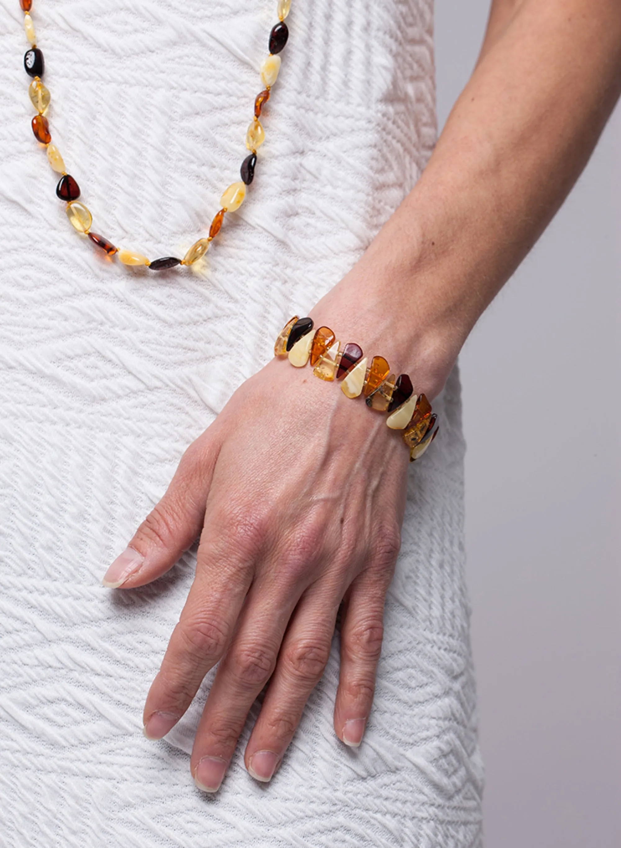BALTIC AMBER BRACELET - FOR A DECIDEDLY UNIQUE STYLE