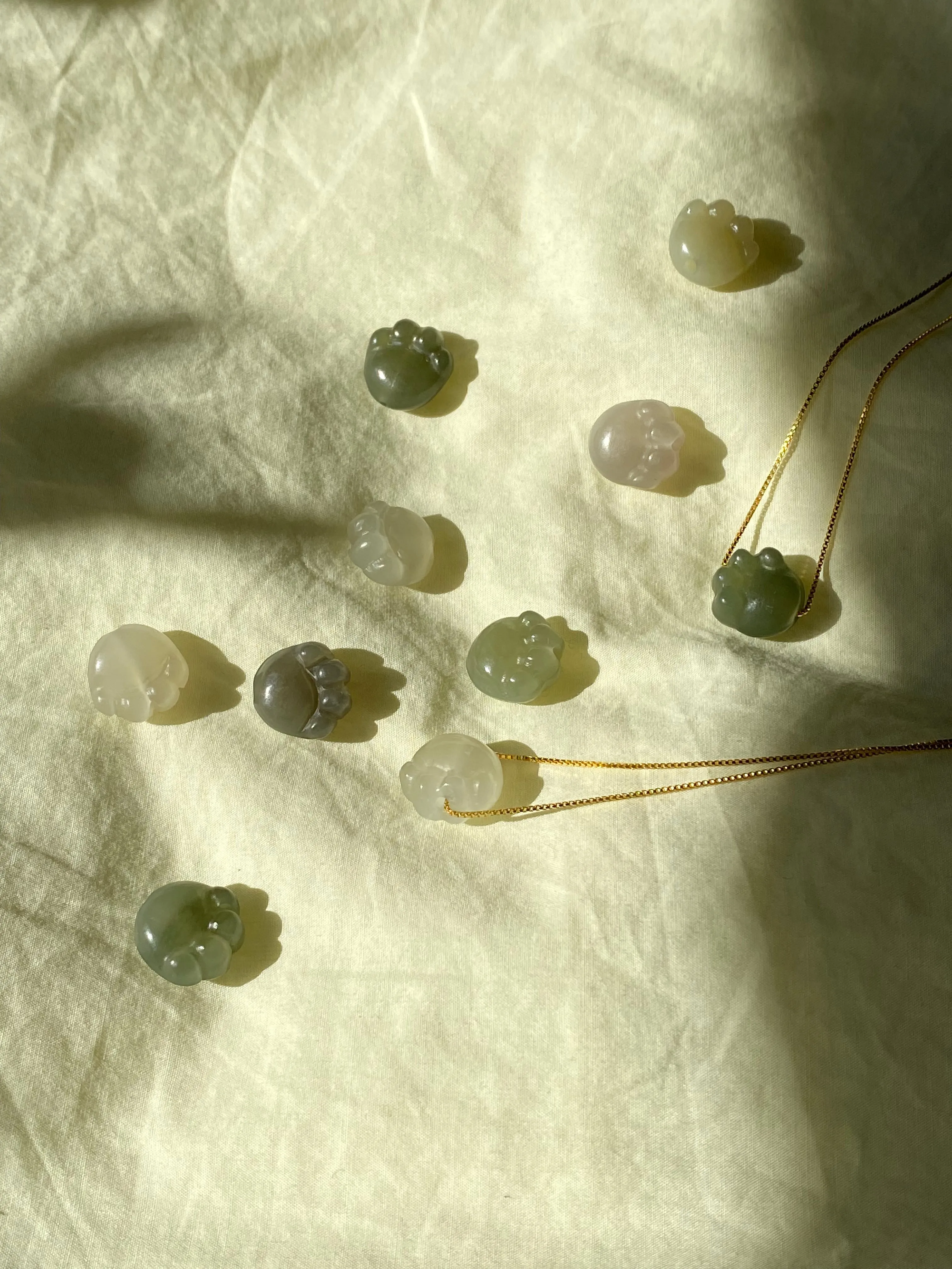 Cat paw — Green jade necklace