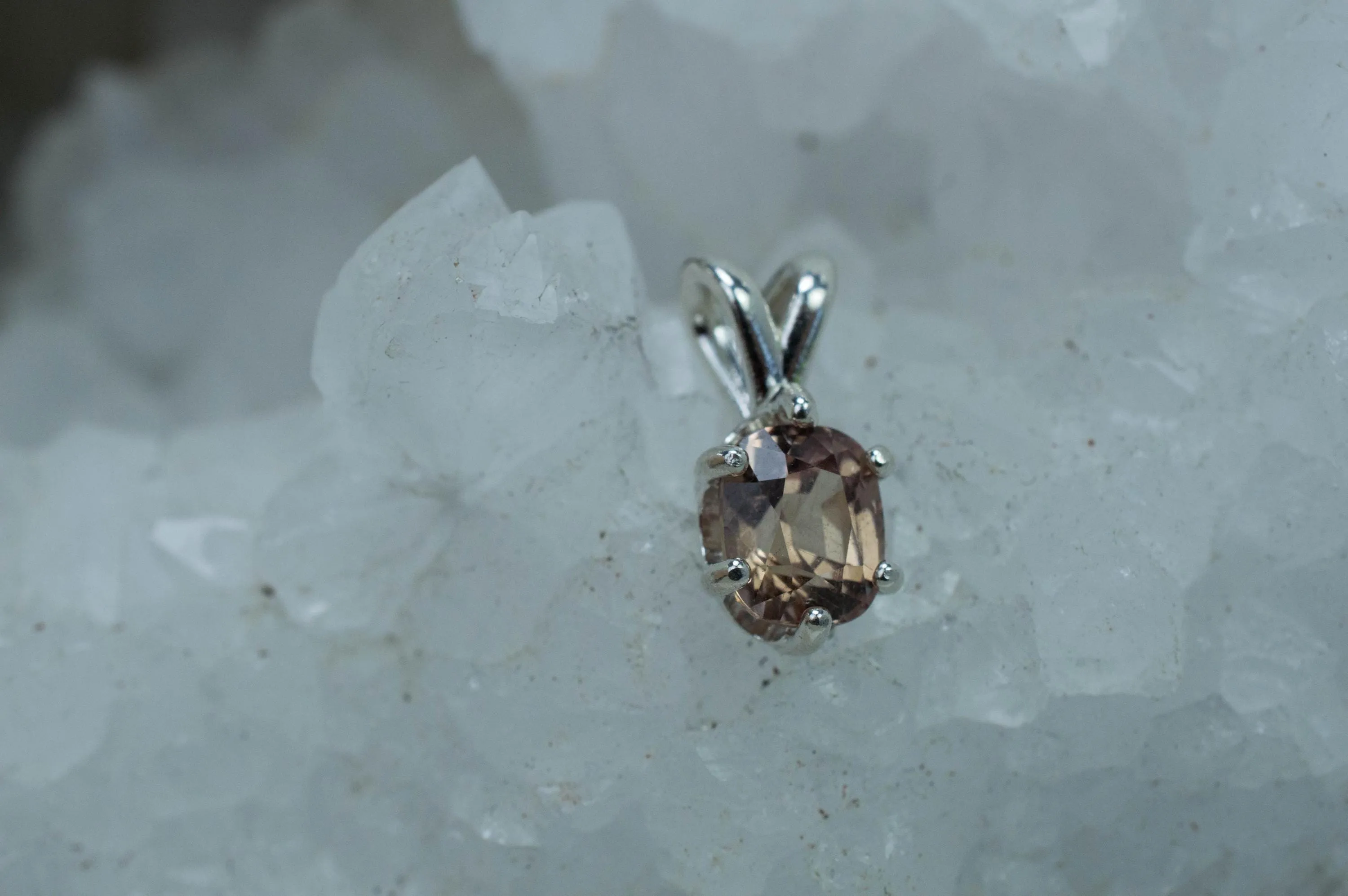 Dragon Garnet Pendant; Natural Untreated Tanzania Fluorescent Garnet; 1.930cts