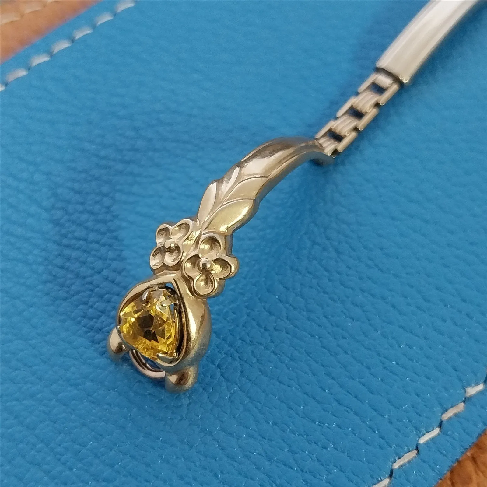 Ladies 1950s Kreisler Yellow Gold-Fill with Amber Glass Hearts Unused Watch Band