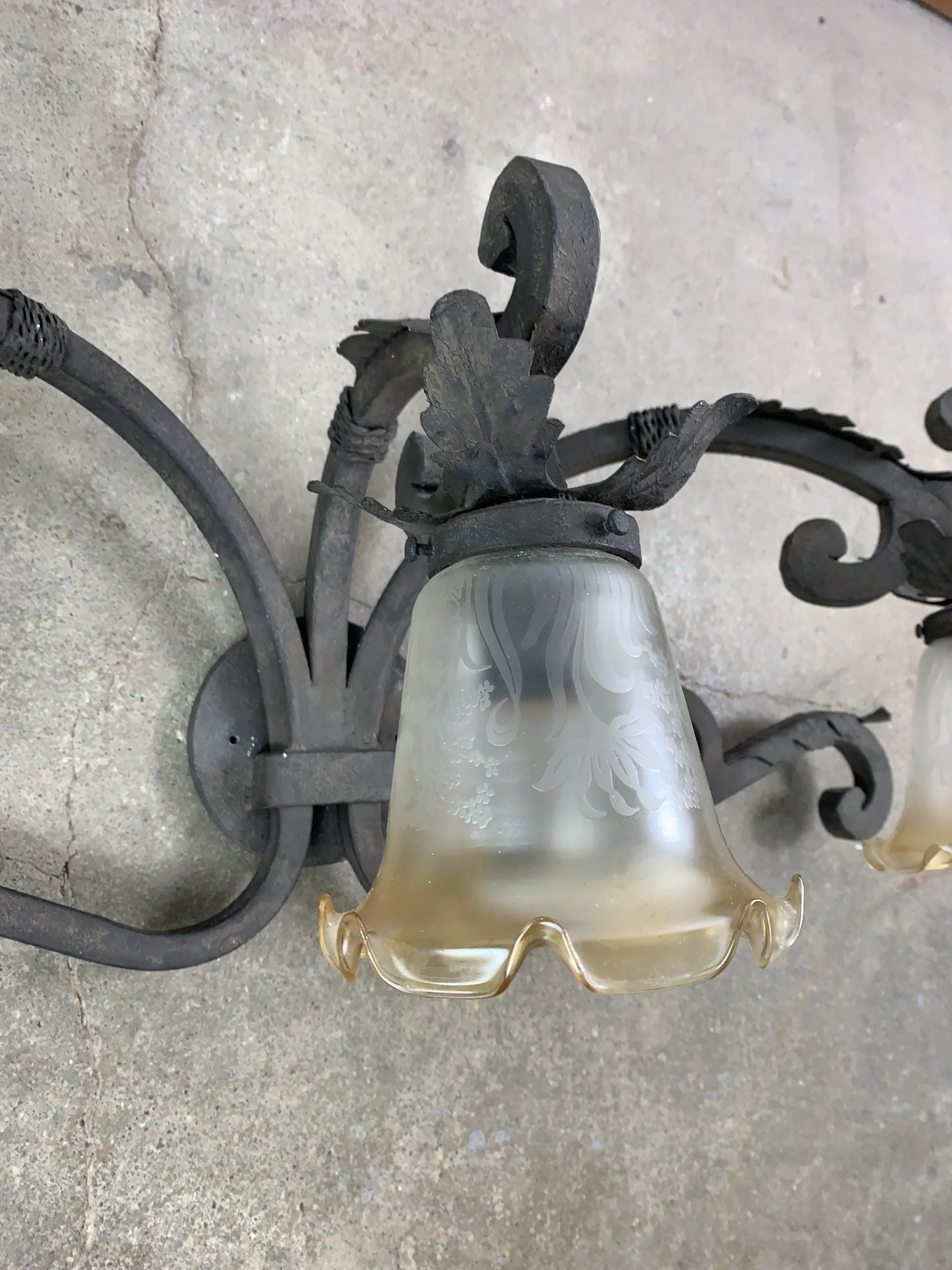 Laura Lee Designs Wall Light Sconce, Iron with 3 Glass Shades
