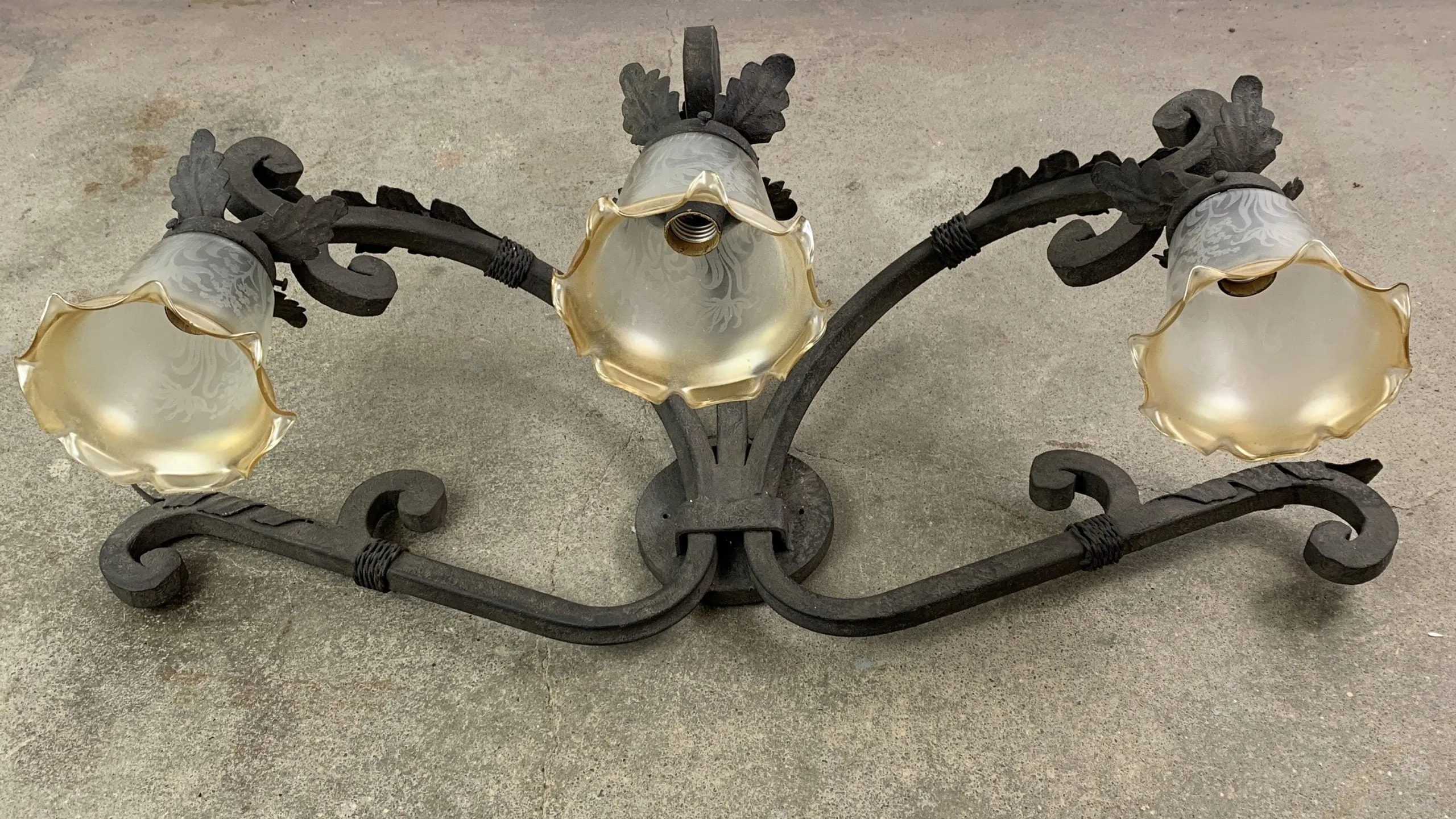 Laura Lee Designs Wall Light Sconce, Iron with 3 Glass Shades