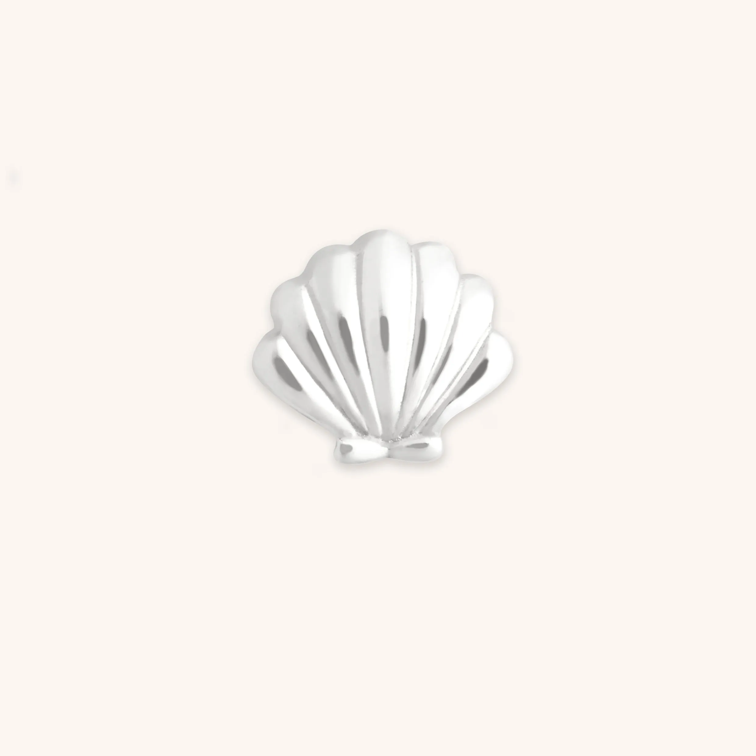 Shell Click Charm in 9k White Gold