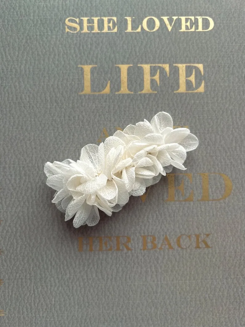 White Flower Barrette, Boho Bridal Headpiece, Preserved Hydrangea, Bohemian Wedding Accessories, Stabilised Flower Headband, Bride Headpiece